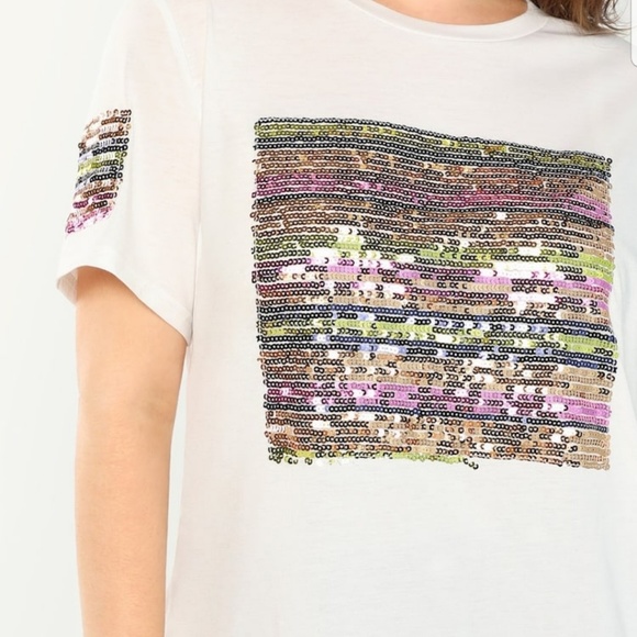 Plus Size Sequin Embellished Tee - Picture 5 of 7